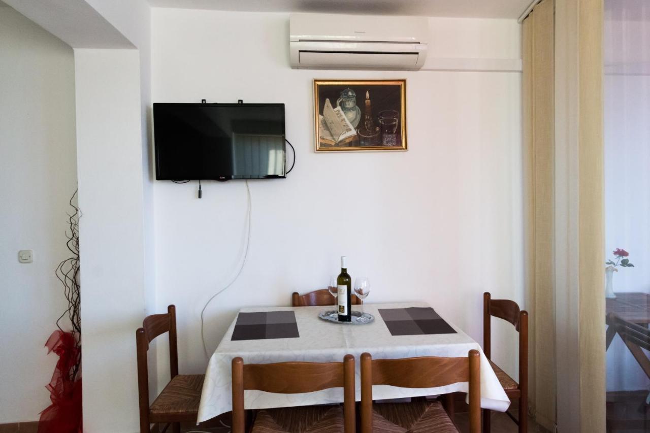 Apartment Nensi *