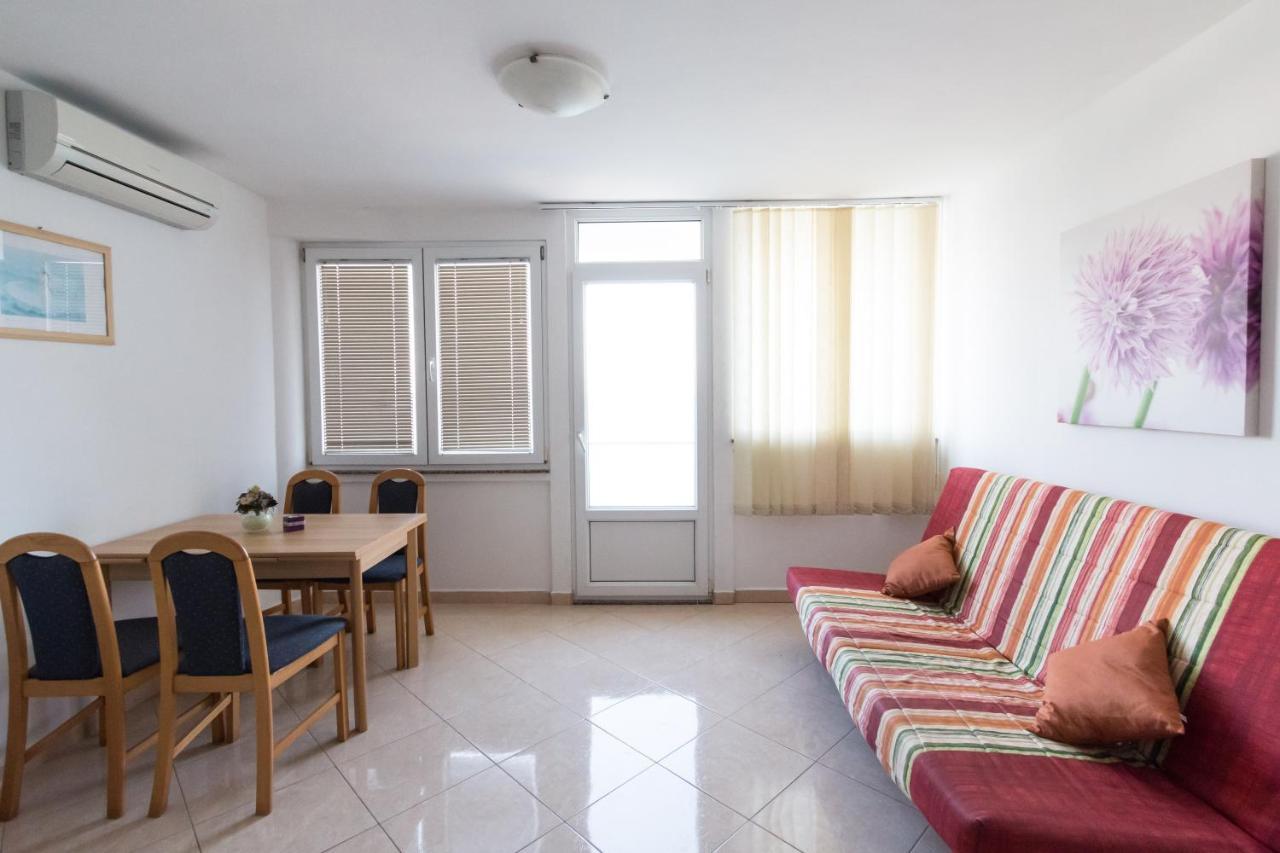 Nensi Apartment *